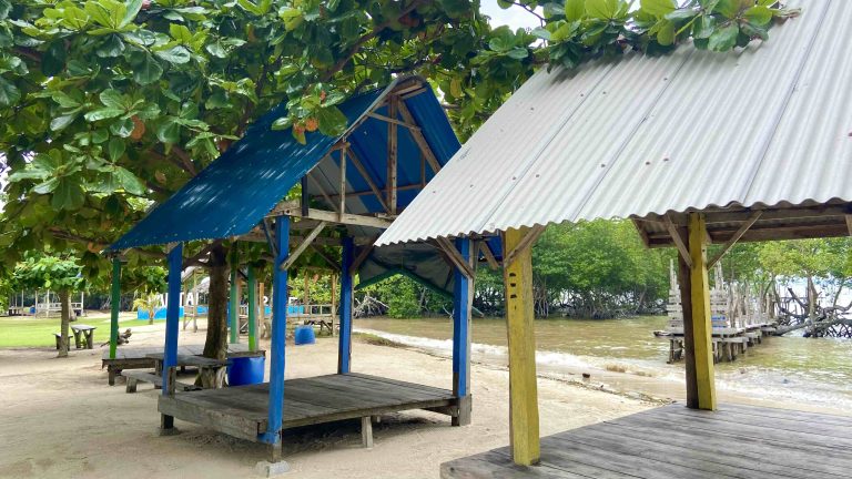 Bersantai dengan Gazebo 